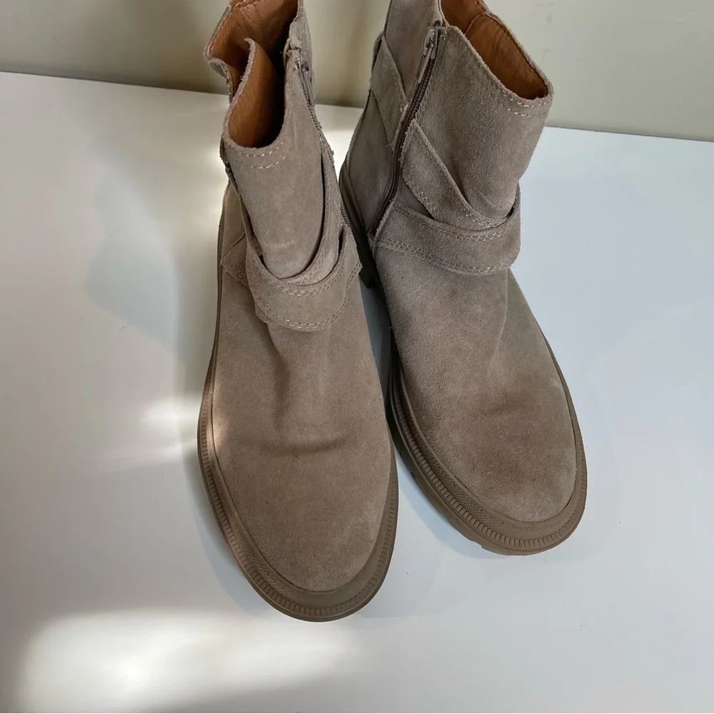 Lucky Brand Elyton Suede Lug Sole Booties in Tan Color